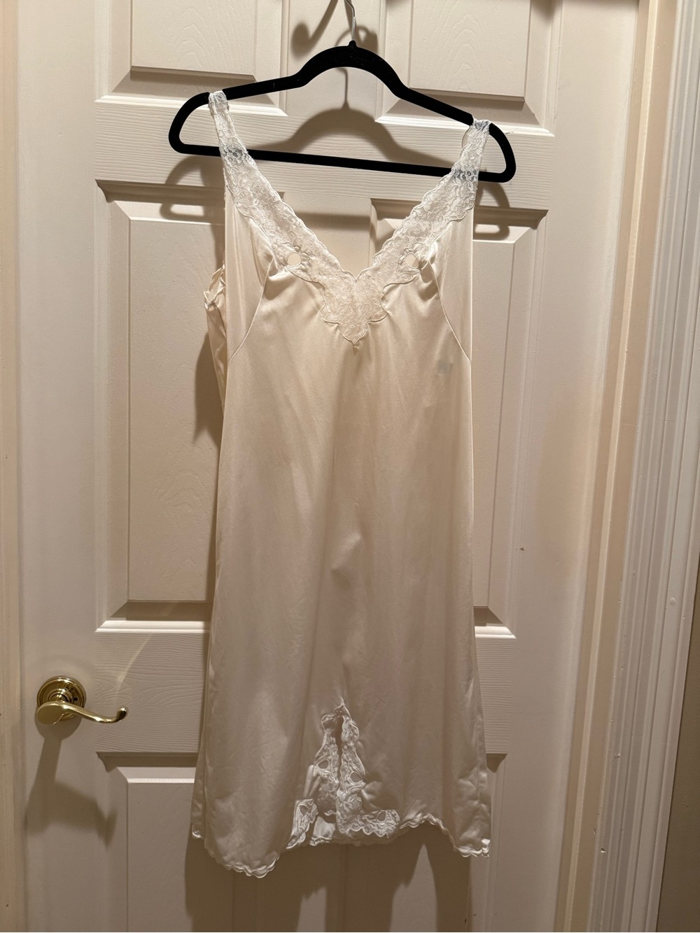 Contessa Lace-Trim Full Slip Chemise in Ivory